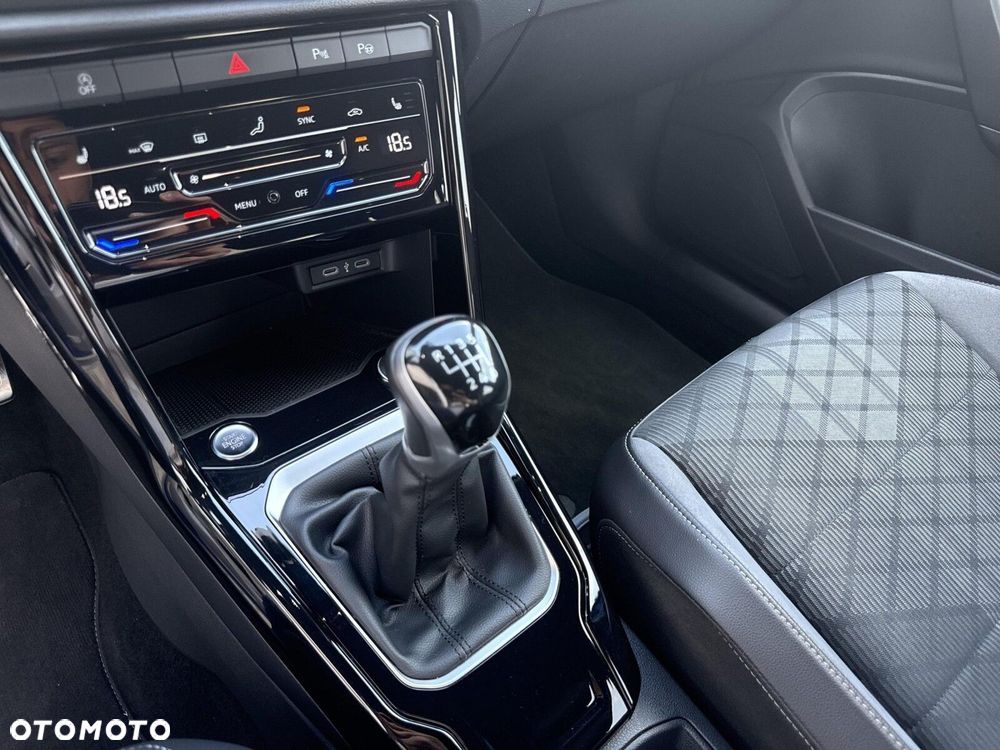 Volkswagen T-Roc 1.5 TSI R-Line - 15