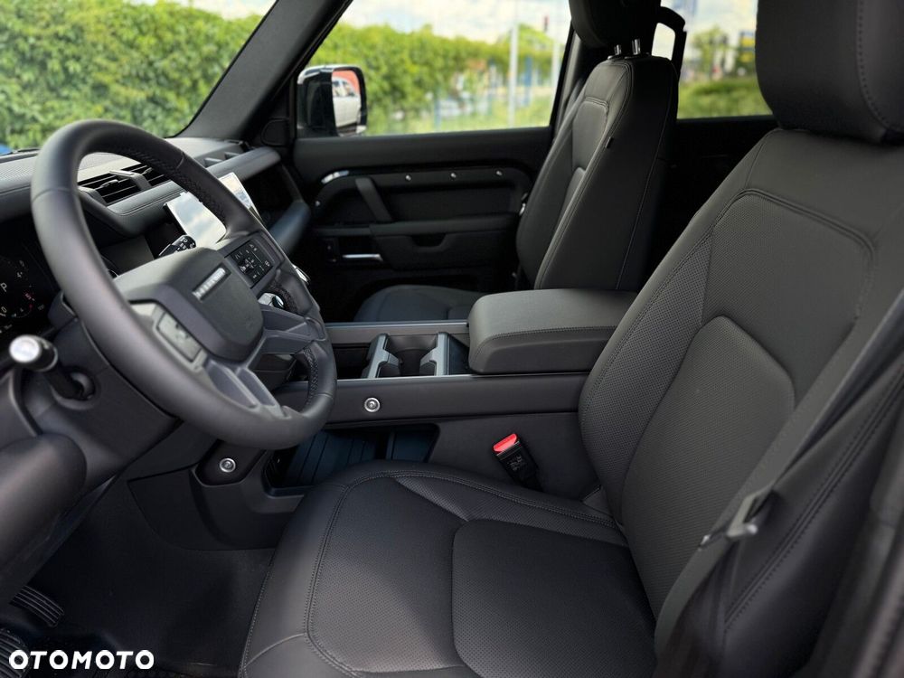 Land Rover Defender - 6