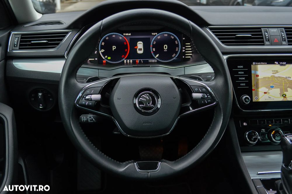 Skoda Superb 2.0 TDI DSG Essence - 23