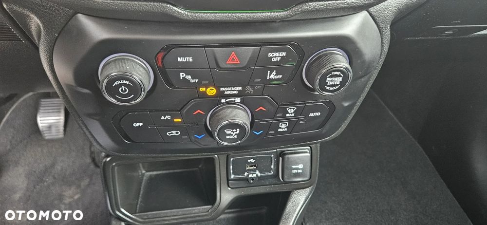 Jeep Renegade - 29