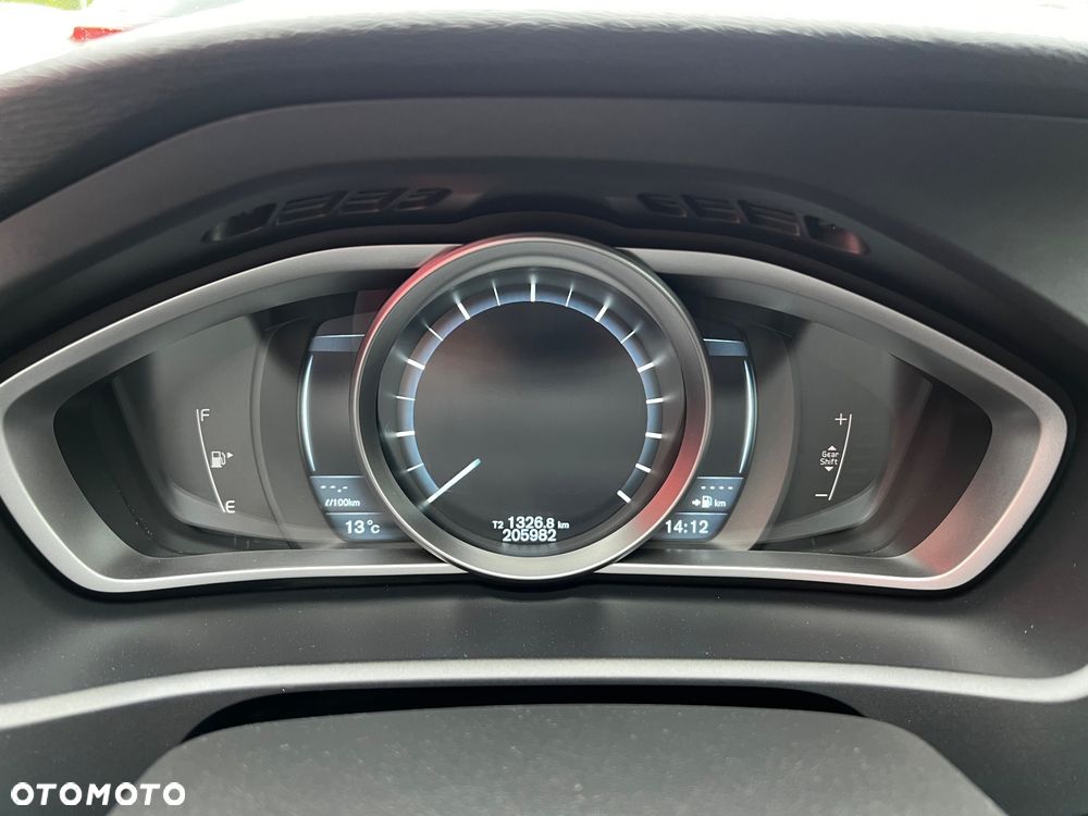 Volvo V40 T3 - 18