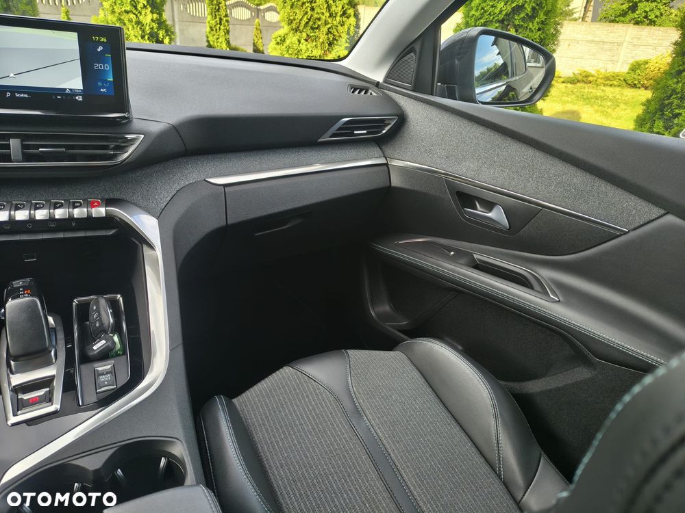 Peugeot 3008 225 e-EAT8 Allure - 23