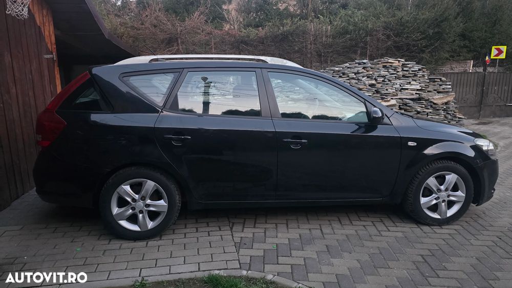 Kia Ceed 1.6 CRDi 128 Dream-Team Edition - 10