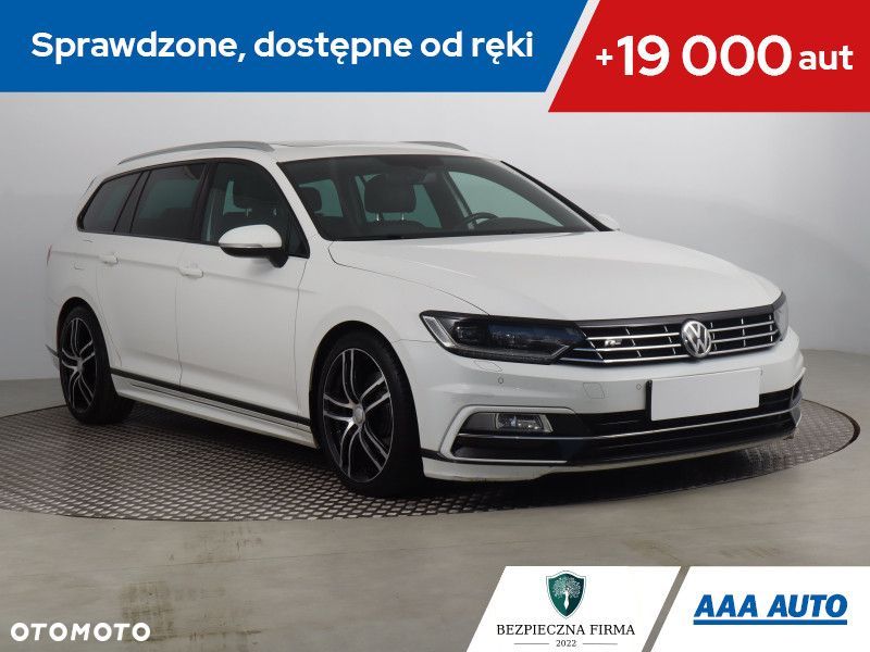 Volkswagen Passat - 1