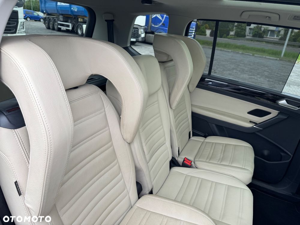 Volkswagen Touran 2.0 TDI SCR DSG Highline - 24