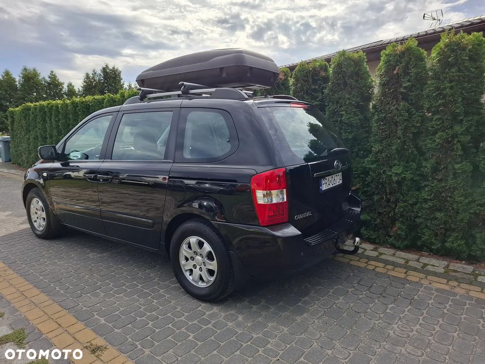Kia Carnival 2008 photo 3