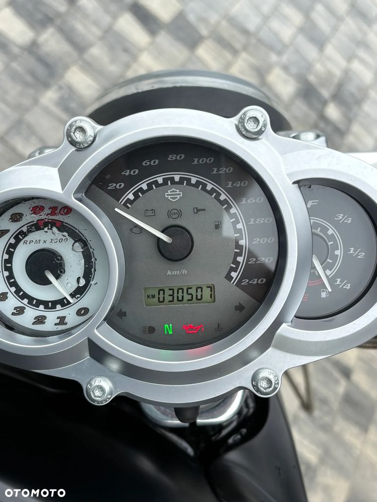 Harley-Davidson V-Rod Muscle - 7