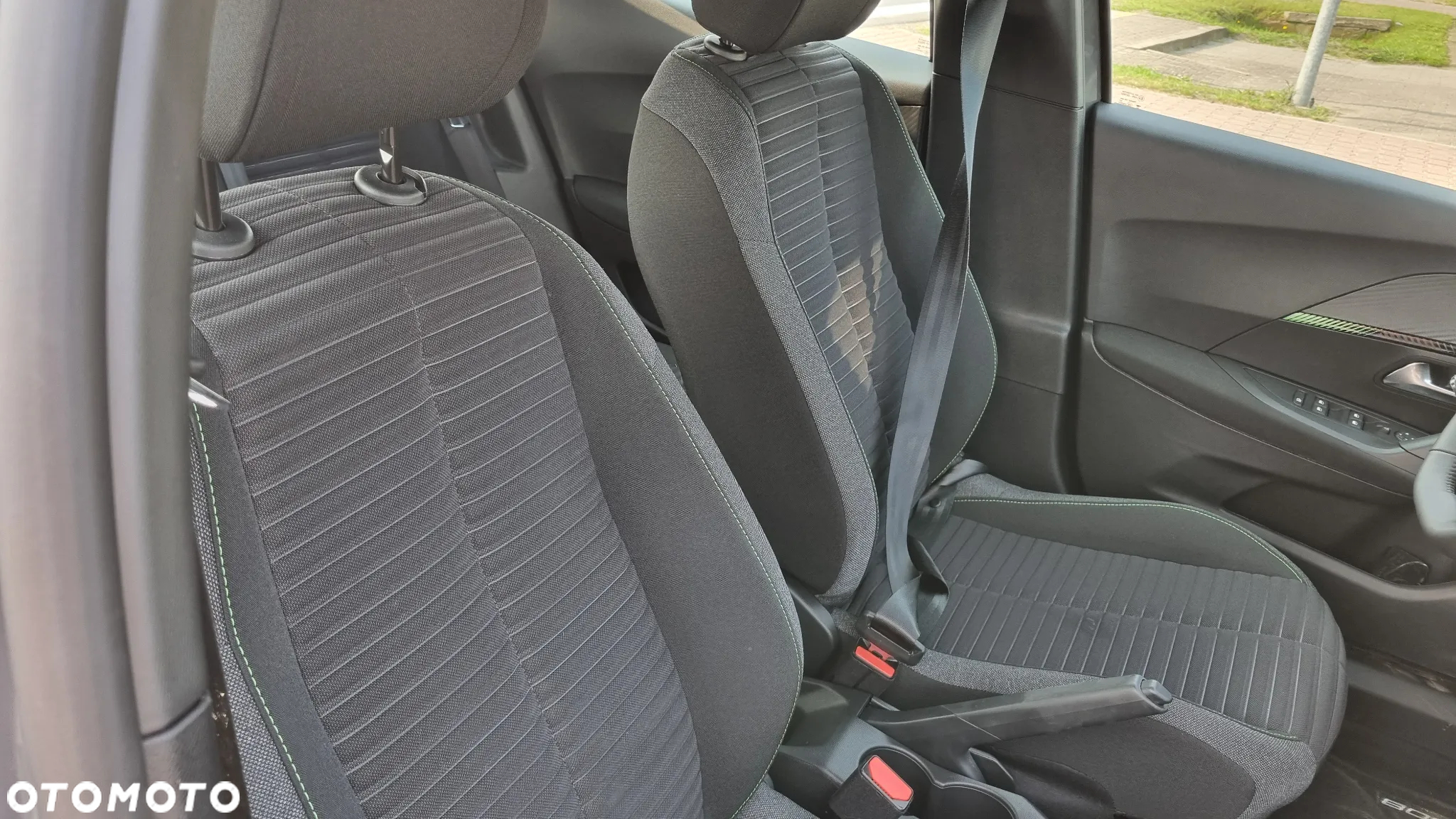 Peugeot 2008 PureTech mHEV Style e-DCS6 - 18