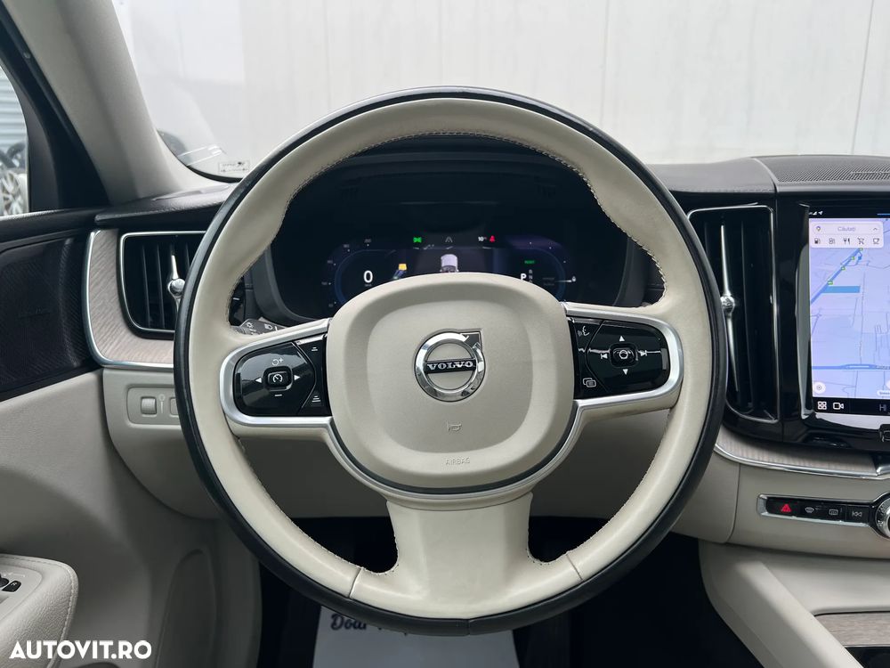 Volvo XC 60 T6 AWD Recharge Geartronic Inscription - 17