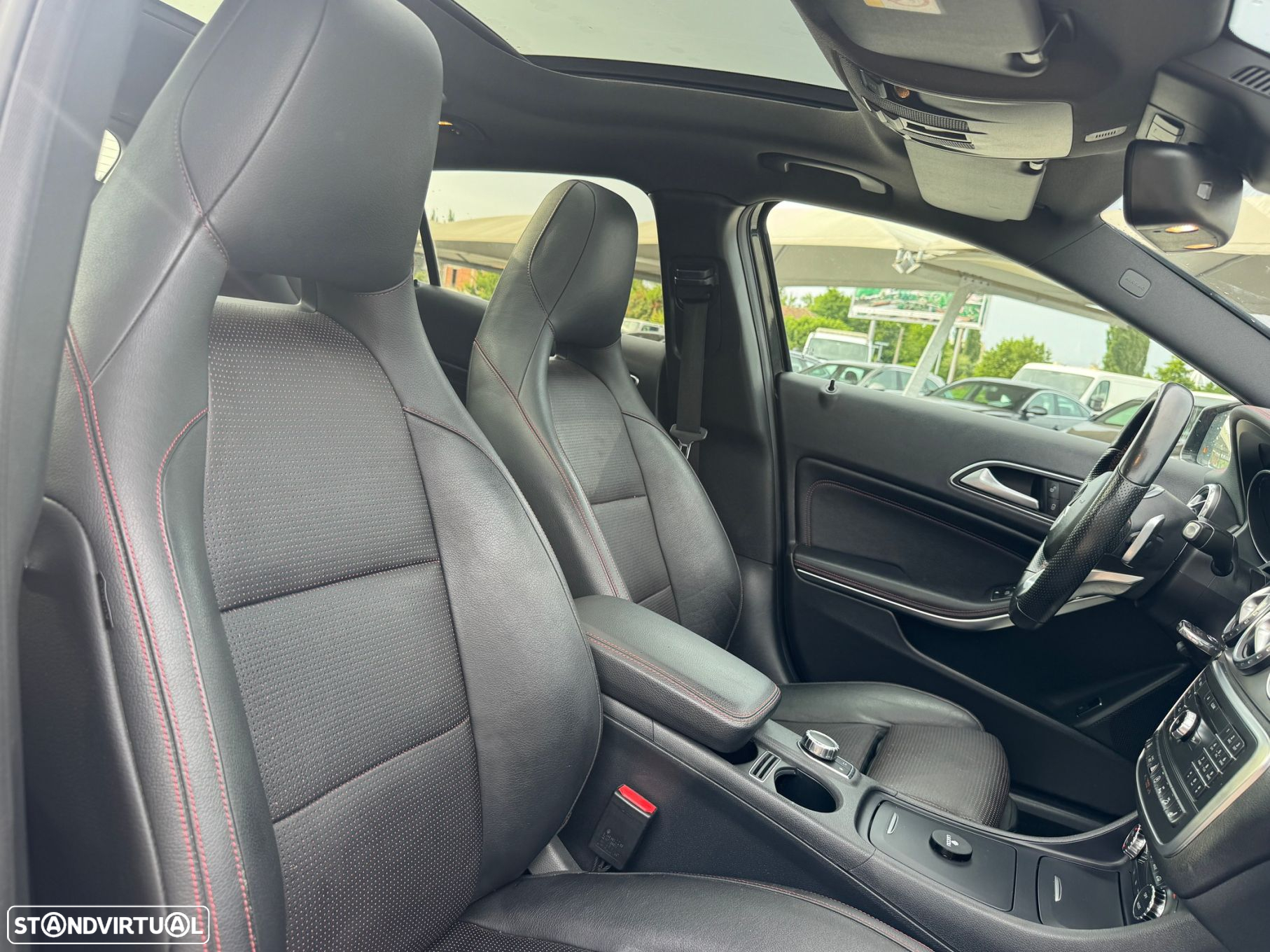 Mercedes-Benz GLA 200 - 11