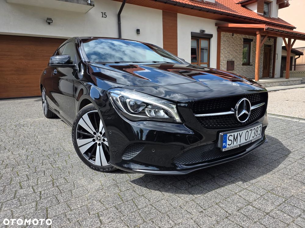 Mercedes-Benz CLA Shooting Brake 180 Urban - 1
