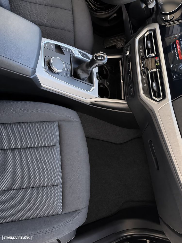 BMW 318 d xDrive Line Sport - 8