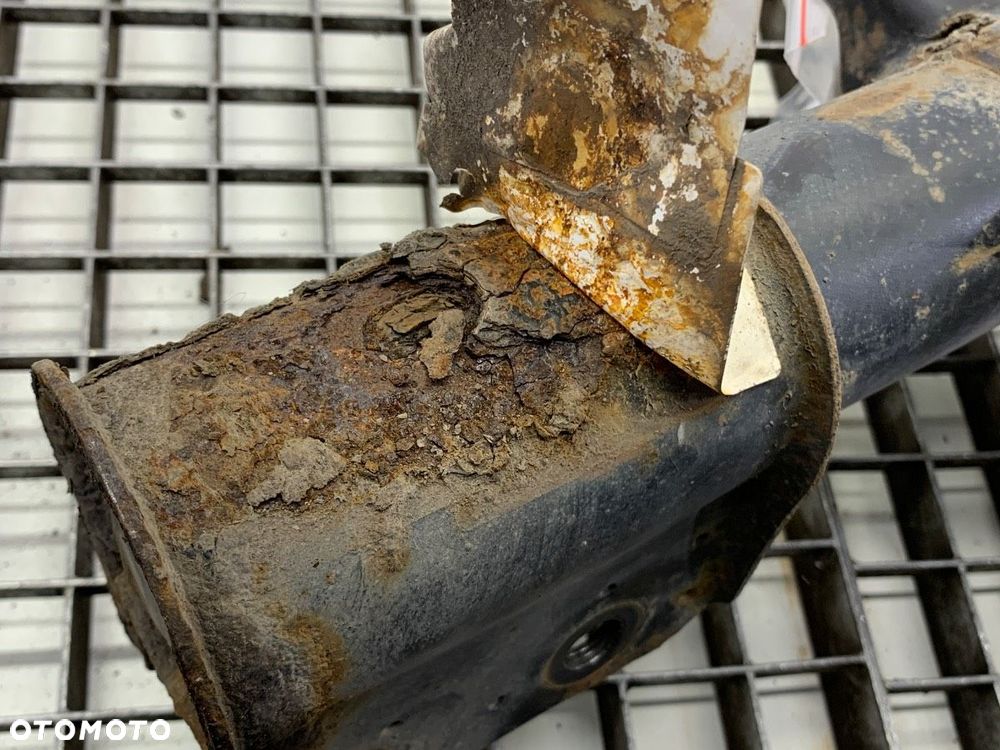 AMORTYZATOR LEWY PRZÓD  MERCEDES-BENZ KLASA E (W212) 2009 - 2016 E 250 CDI / BlueTEC 4-matic - 5