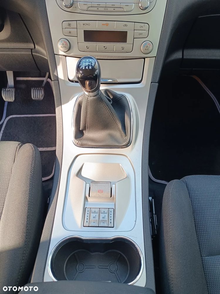 Ford S-Max 2.0 Titanium - 19