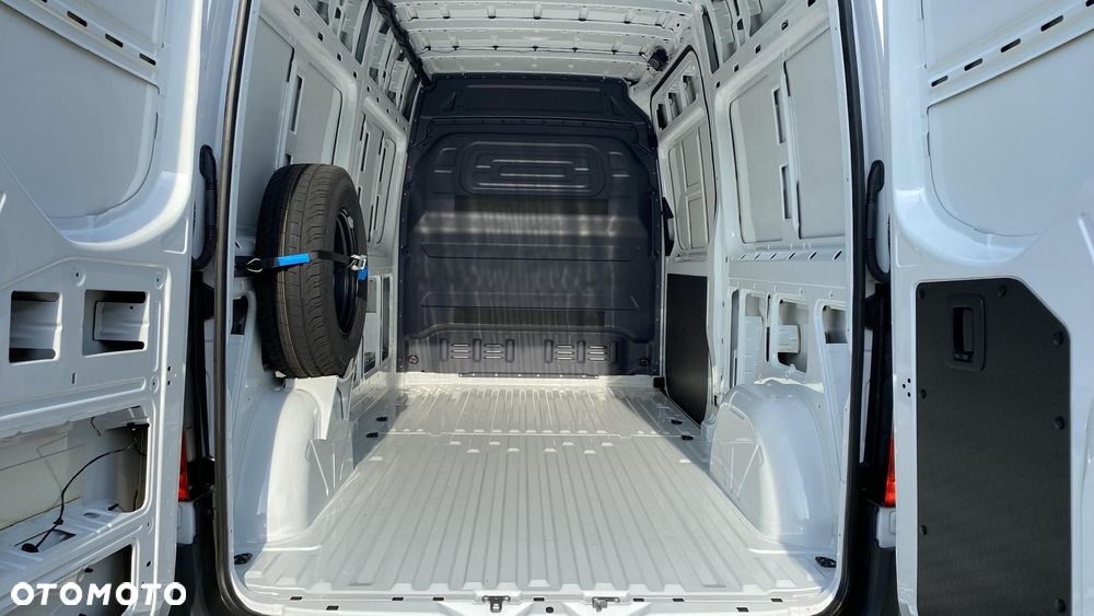 Mercedes-Benz eSprinter - 13