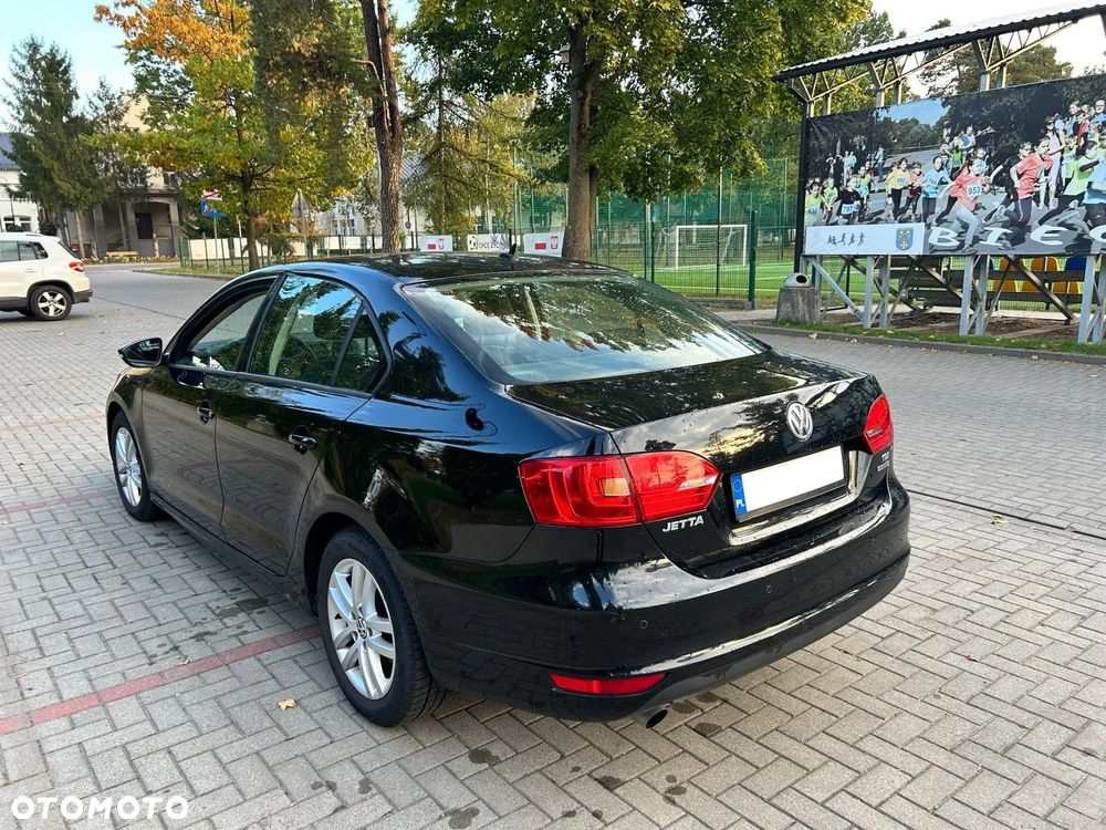 Volkswagen Jetta 1.6 TDI BMT Comfortline DSG - 12