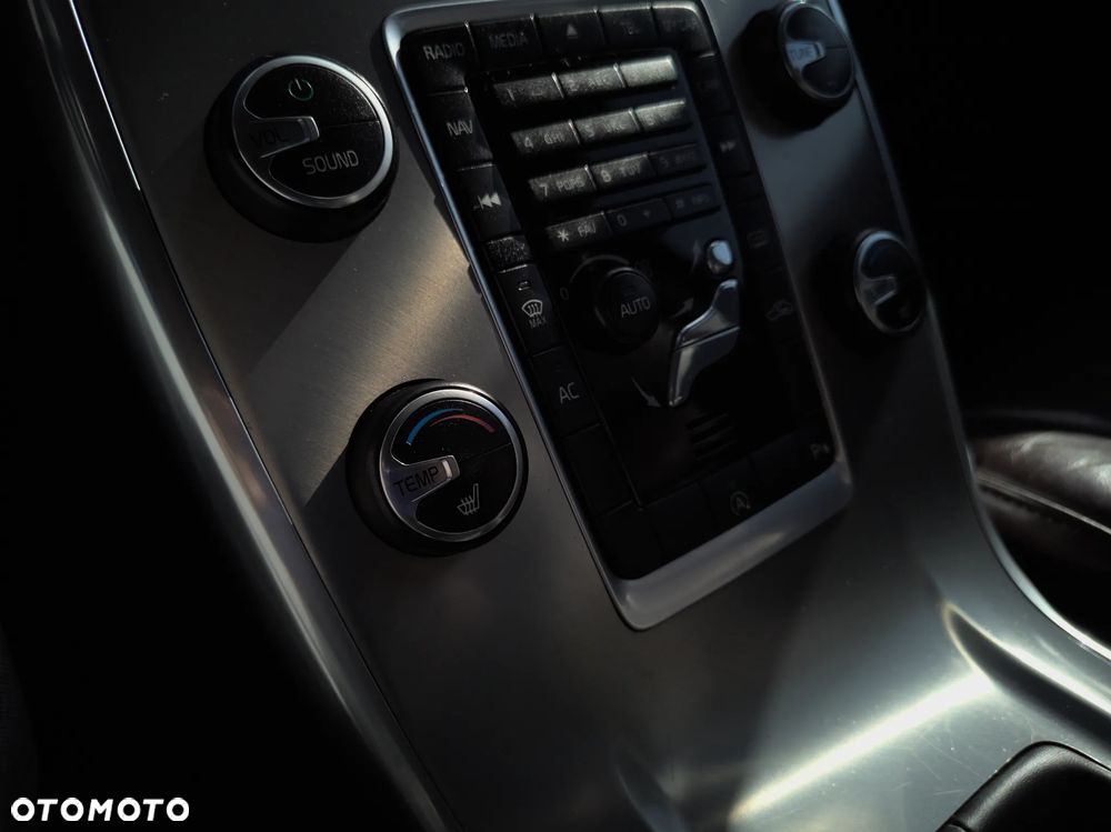 Volvo V70 D4 Momentum - 18