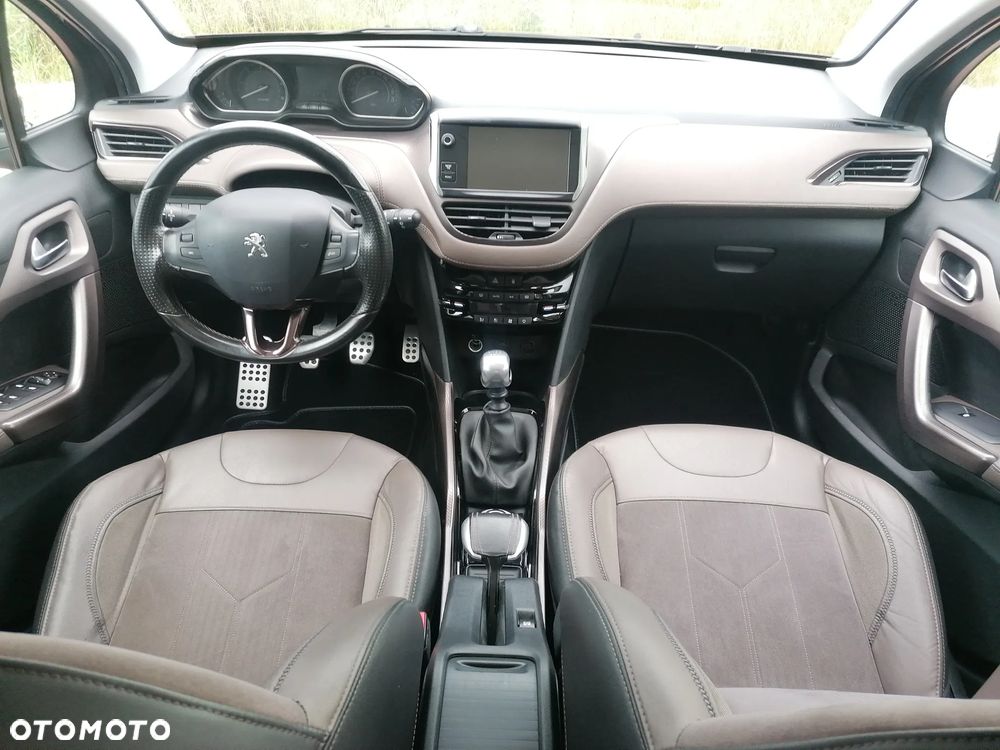 Peugeot 2008 1.6 e-HDi Allure S&S - 12