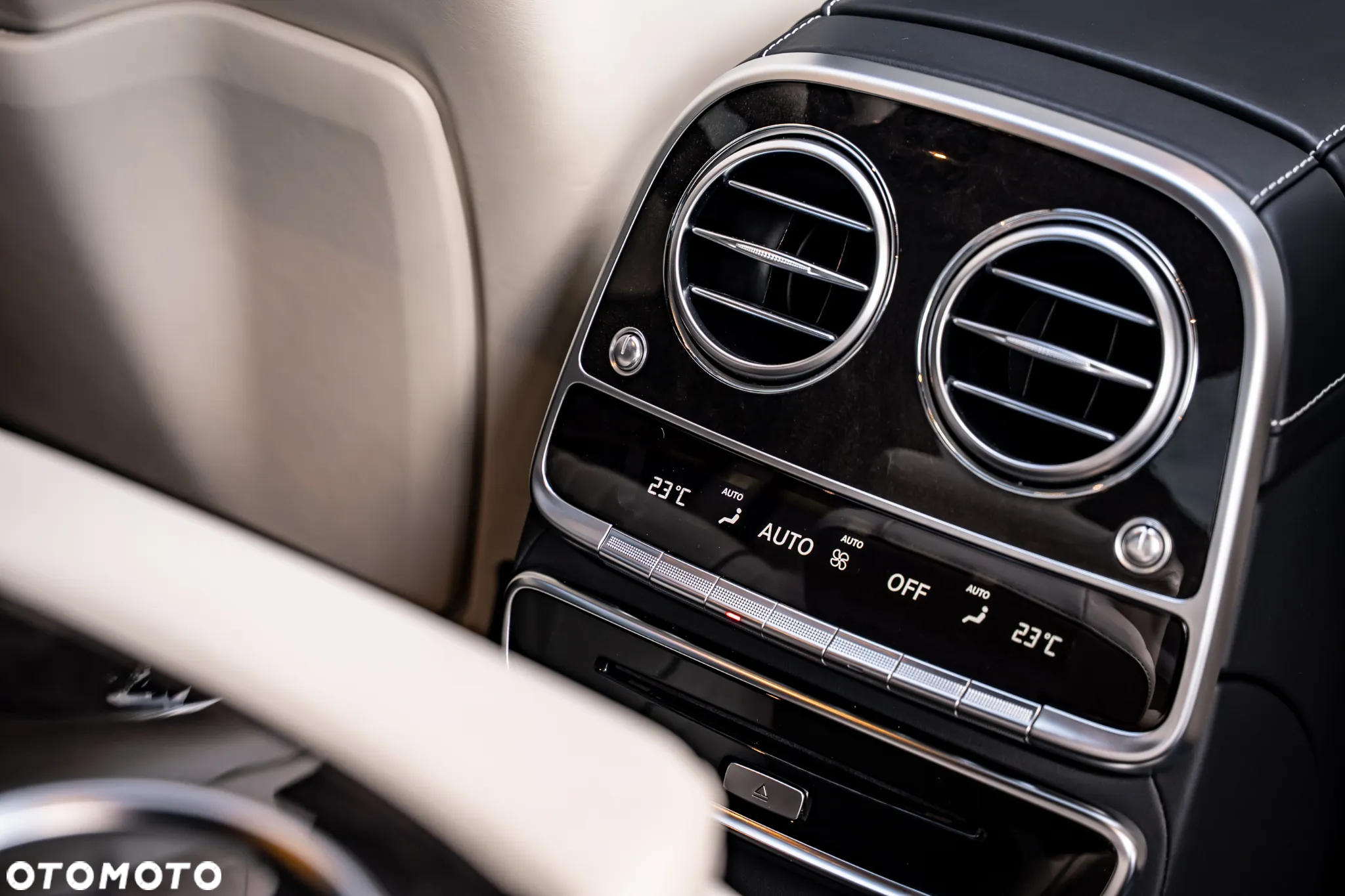 Mercedes-Benz Klasa S 450 4Matic L 9G-TRONIC - 32