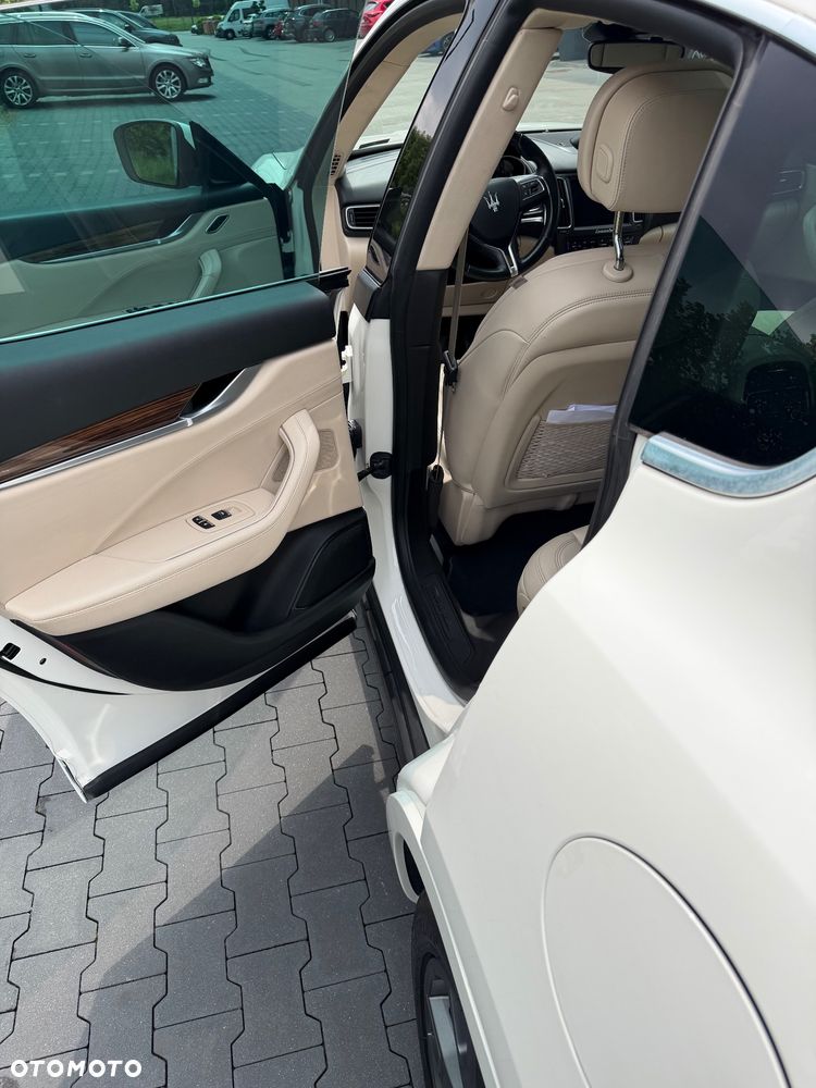 Maserati Levante S Q4 - 12