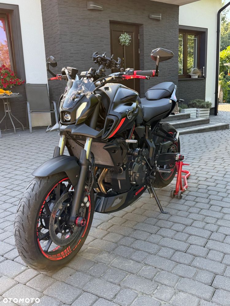 Yamaha MT - 9