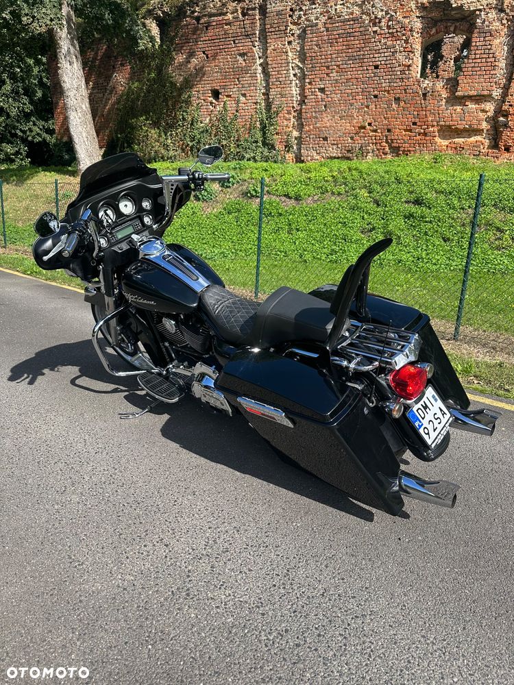 Harley-Davidson Touring Street Glide - 6