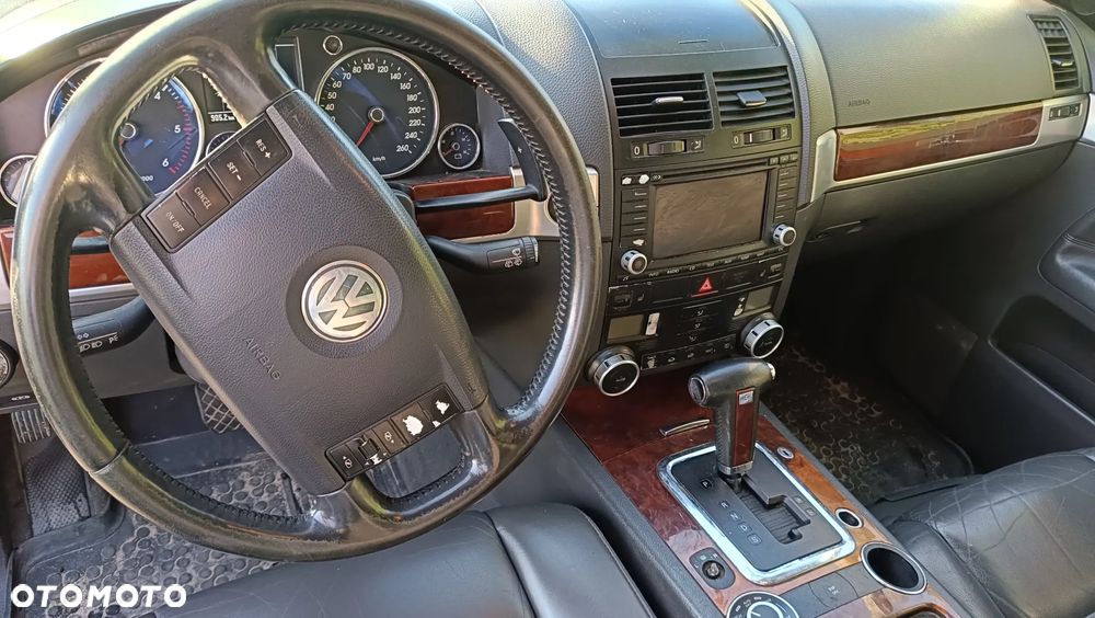 Volkswagen Touareg 2.5 R5 TDI Tiptr - 10