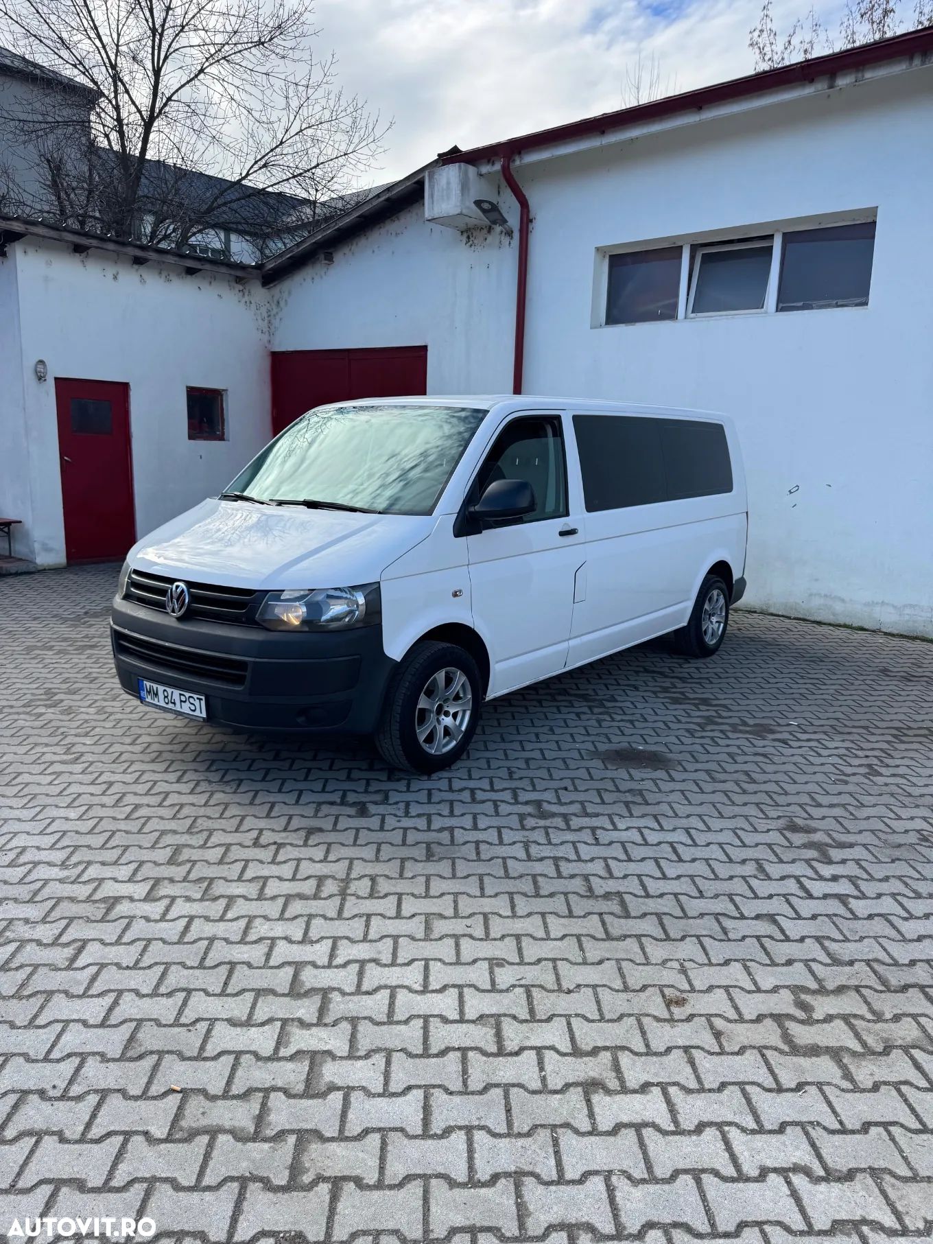 Volkswagen Transporter - 1