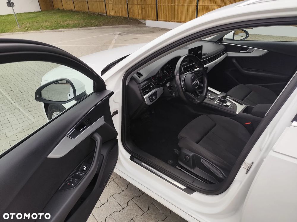 Audi A4 Avant 2.0 TDI Quattro S tronic - 23