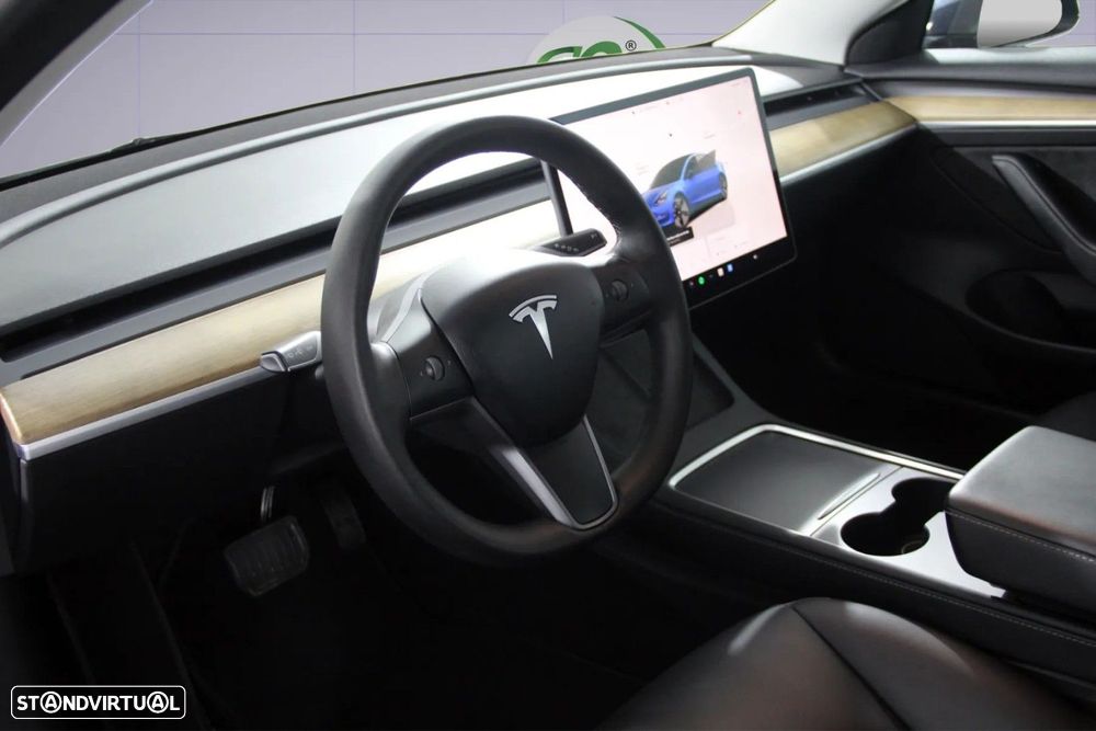 Tesla Model 3 - 8