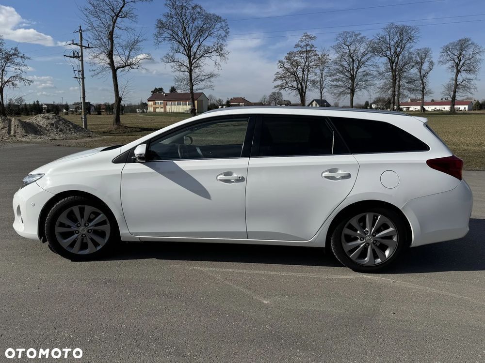 Toyota Auris 2.0 D-4D Premium Comfort - 9