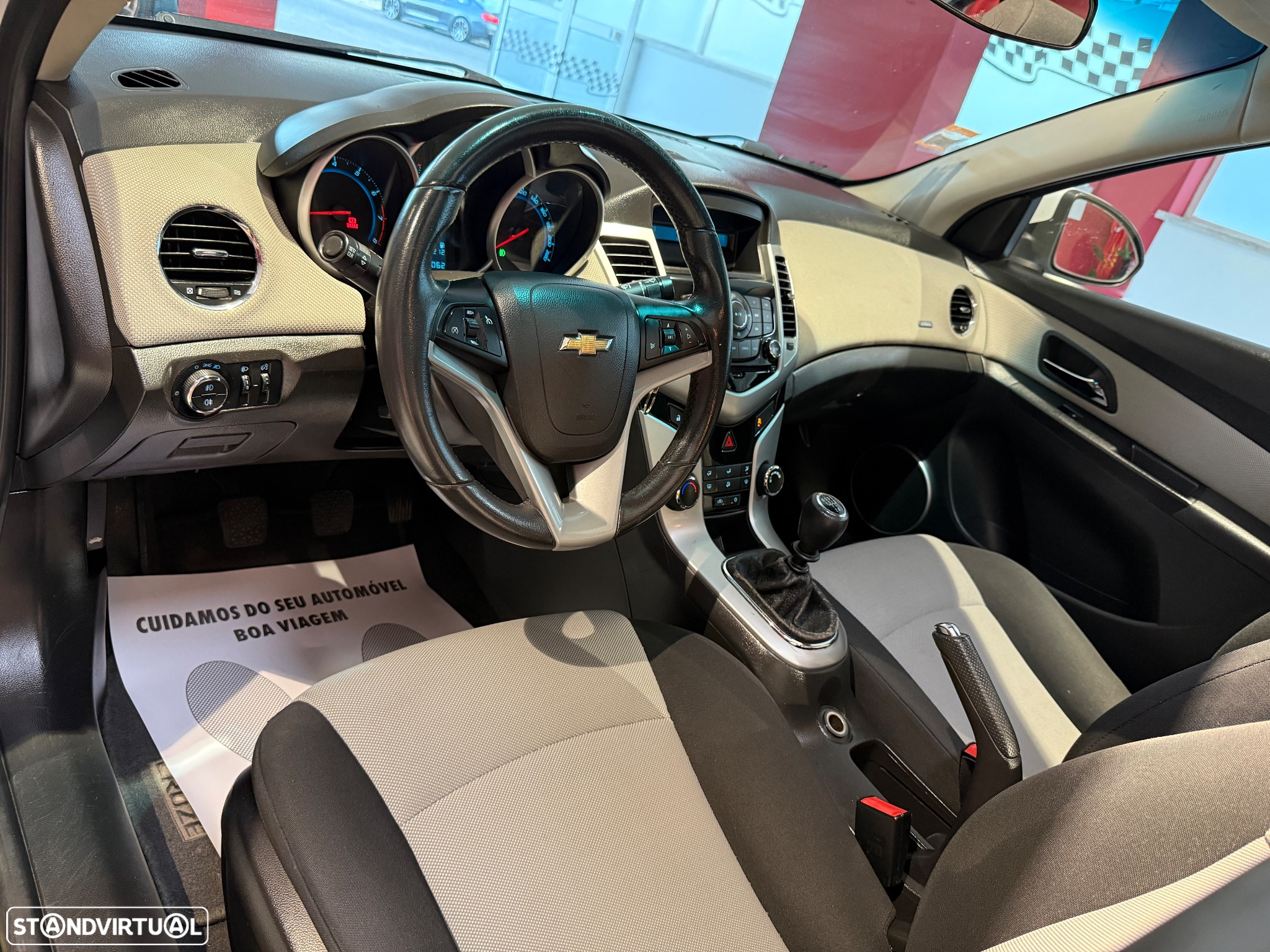 Chevrolet Cruze 1.6 LT - 8
