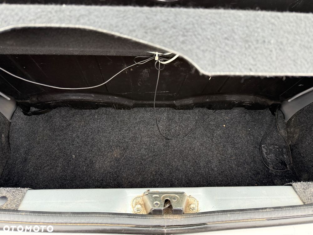 Peugeot 107 1.0 Happy - 12