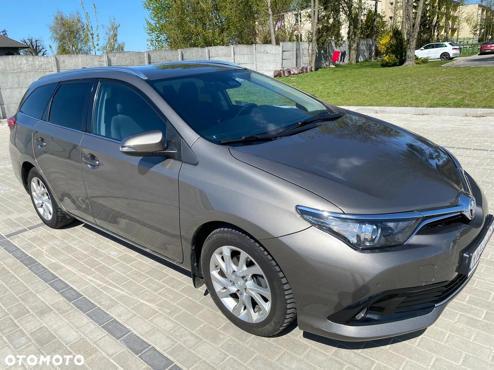 Toyota Auris 1.6 Premium - 11