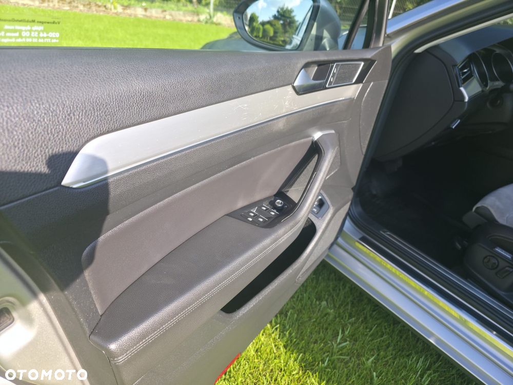 Volkswagen Passat 2.0 TDI BMT 4Mot Highline DSG - 9