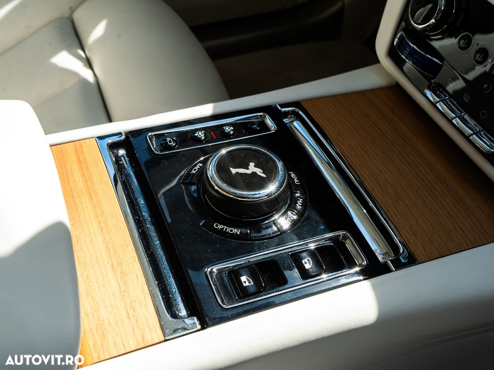 Rolls-Royce Ghost - 35