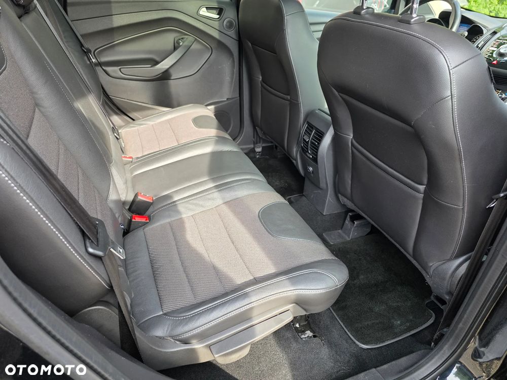 Ford Kuga 2.0 TDCi 2x4 Titanium - 28