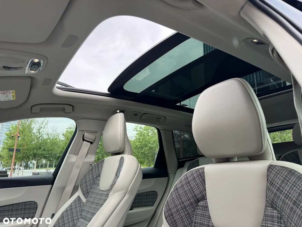 Volvo XC 60 T6 Plug-In Hybrid AWD Inscription - 8