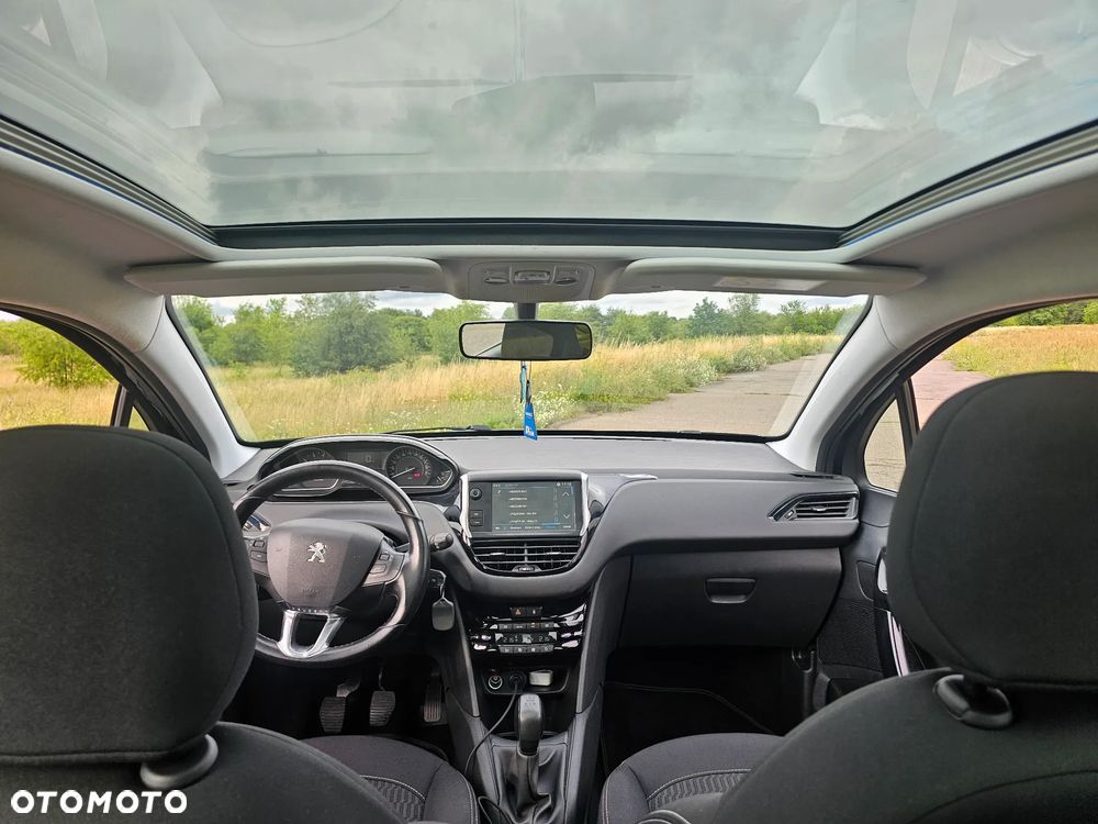 Peugeot 208 PureTech 82 Urban Move - 23