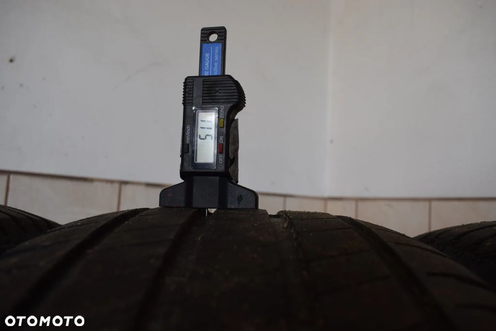 R18 235/55 Michelin Latitude Sport 3 - 5