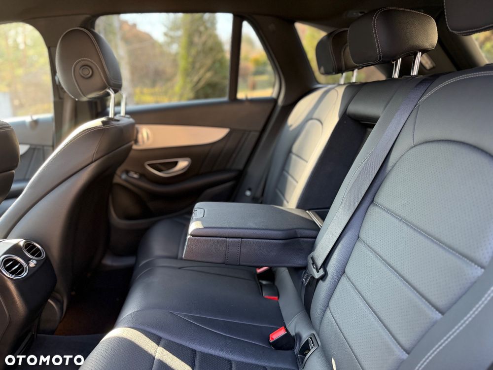 Mercedes-Benz GLC - 22