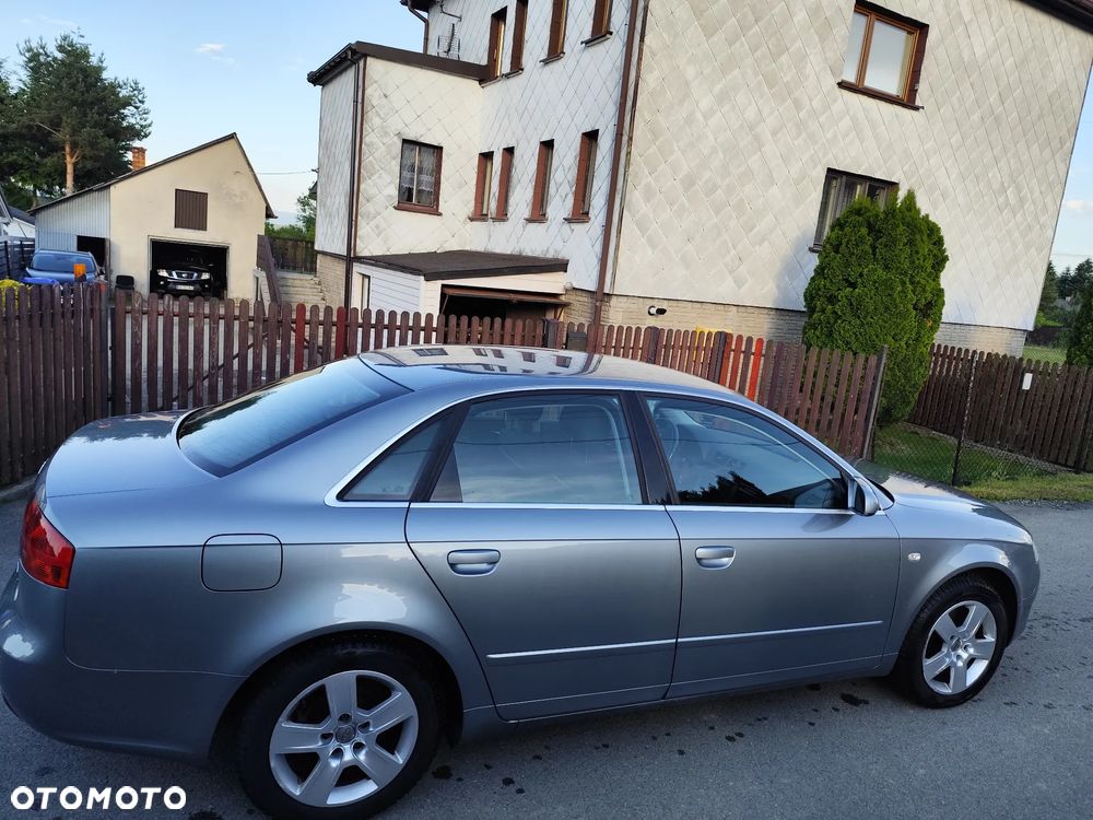 Audi A4 Limousine - 6