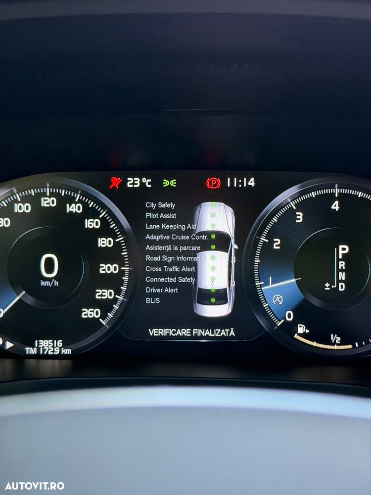 Volvo S60 T5 R-Design - 23
