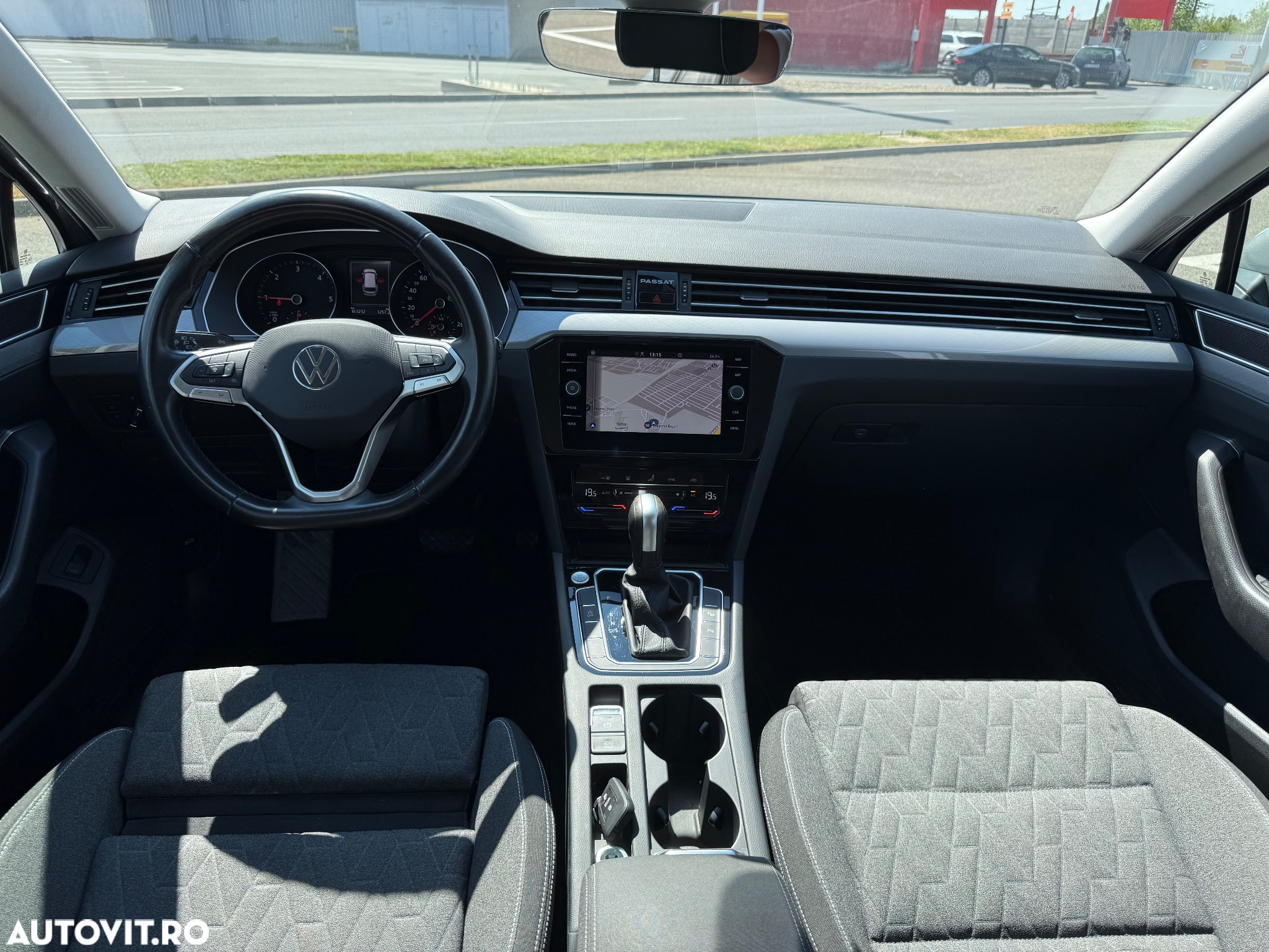 Volkswagen Passat Variant 2.0 TDI DSG Elegance - 17
