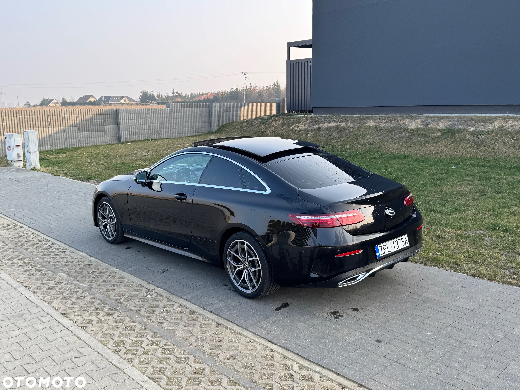 Mercedes-Benz Klasa E 220 d Coupe 4-Matic AMG - 24