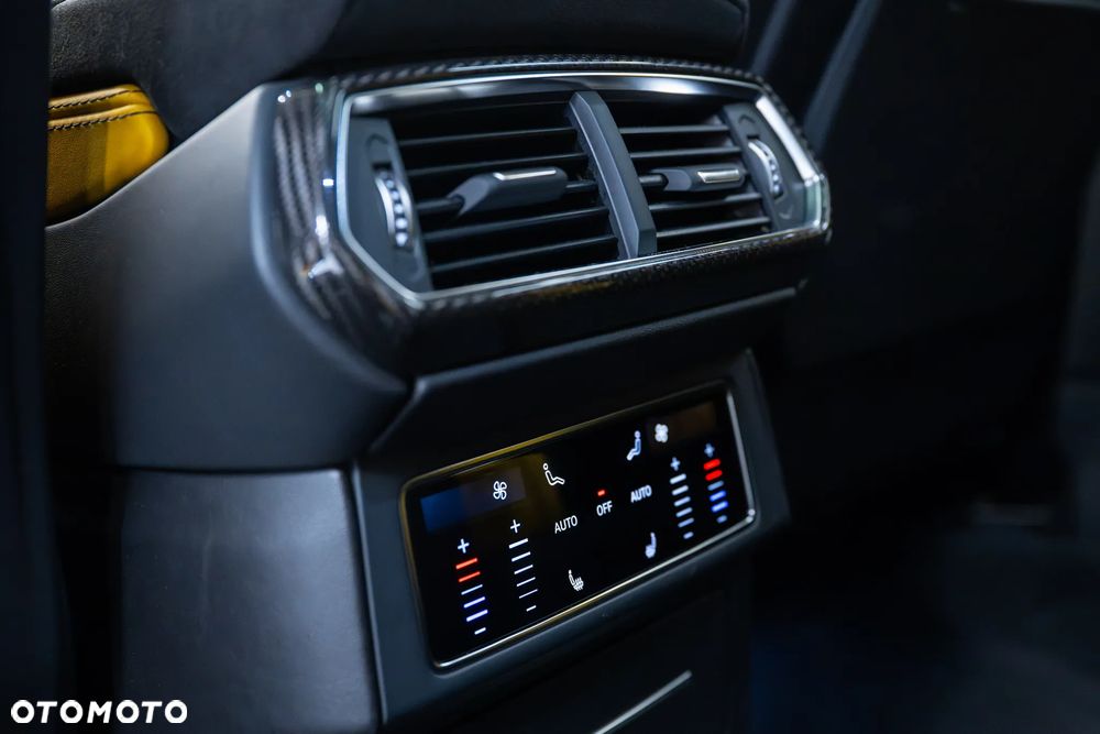 Lamborghini Urus Standard - 21