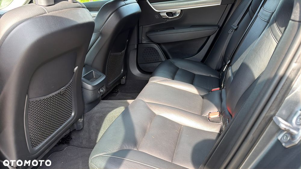Volvo V90 D4 Momentum - 13