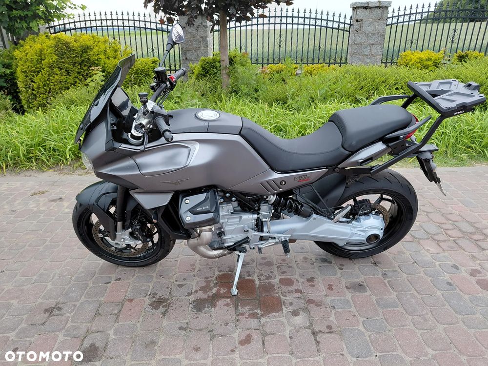 Moto Guzzi V100 Mandello - 2