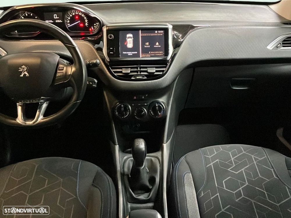 Peugeot 2008 1.2 PureTech Style - 9