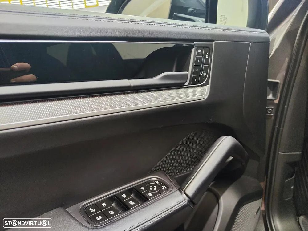 Porsche Cayenne Coupé E-Hybrid - 14